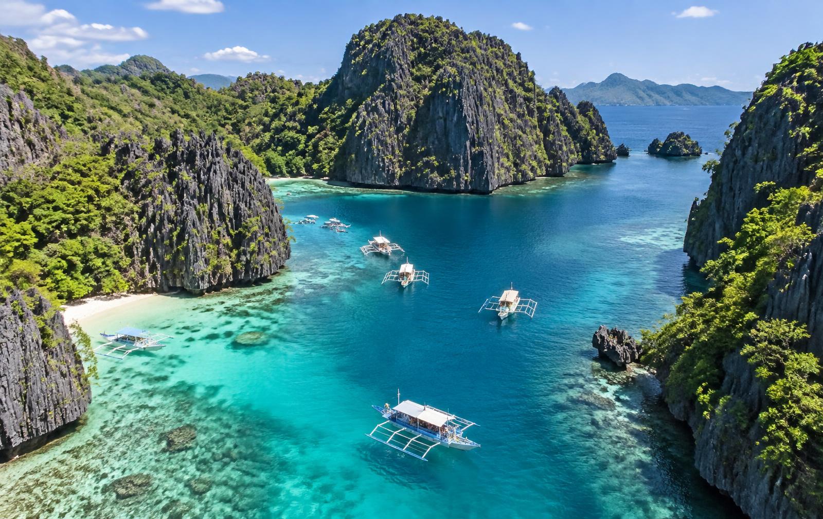 Singapore & Philippines Island Escape